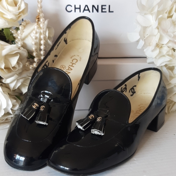 CHANEL Shoes - Chanel Stunning Patent Tassel Loafers!